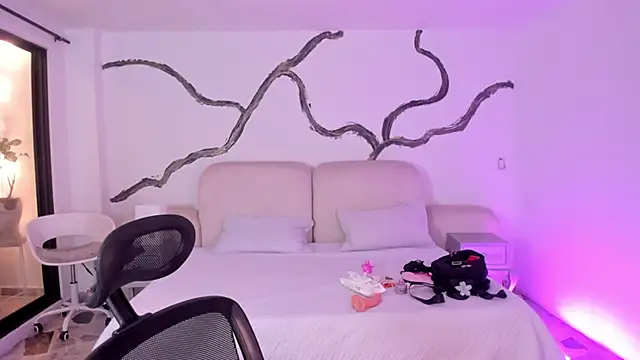 SarahCastro1  online show from 09.09.25