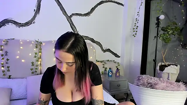 SarahCastro1  online show from 10.08.25