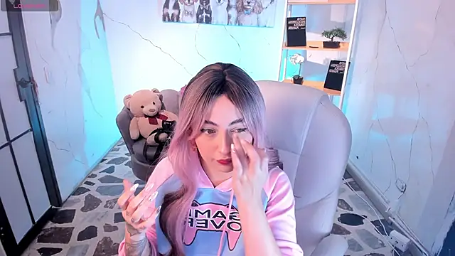 SarahCastro1  online show from 10.22.25