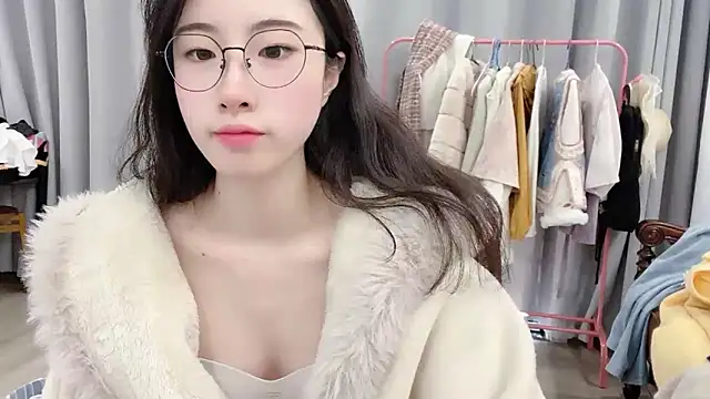 Freya7777 online show from 11.22.25