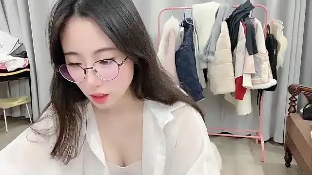 Freya7777 online show from 12.16.25