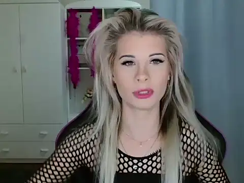 KristineGlow online show from 10.31.25