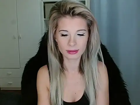 KristineGlow online show from 11.10.25