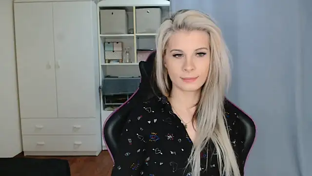 KristineGlow online show from 04.20.26