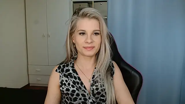 KristineGlow online show from 06.01.26