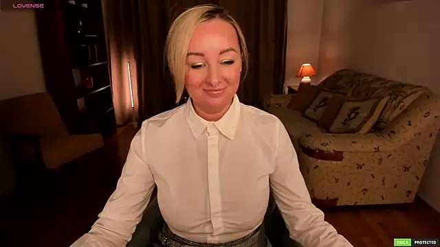 sexmom8 online show from 04.18.26