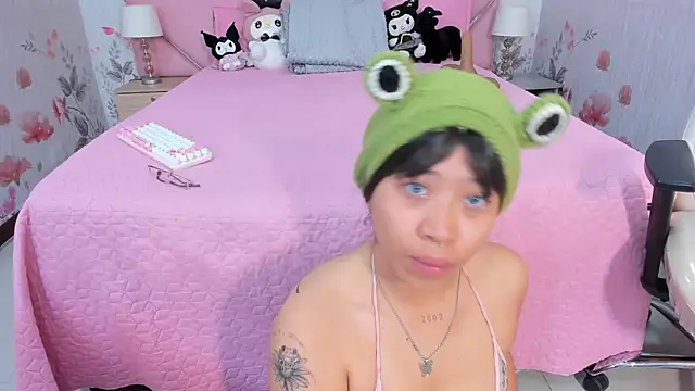 SafiroAgataaa online show from 11.20.25