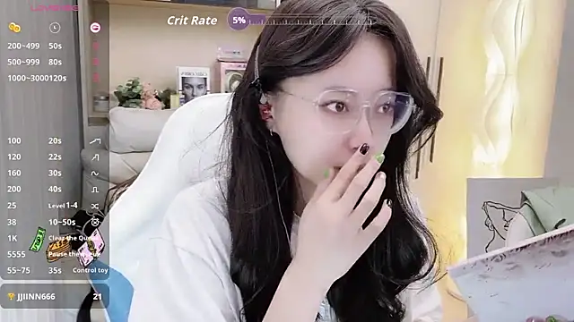 Snapshot of Naiyi-babe chatting on 10.16.25 Naiyi-babe online show from 10.16.25