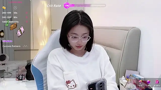 Snapshot of Naiyi-babe chatting on 11.16.25 Naiyi-babe online show from 11.16.25