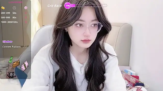 Snapshot of Naiyi-babe chatting on 11.19.25 Naiyi-babe online show from 11.19.25