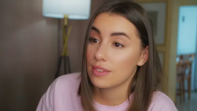 Snapshot of KateCarrey chatting on 09.17.25 KateCarrey online show from 09.17.25