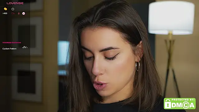 Snapshot of KateCarrey chatting on 10.07.25 KateCarrey online show from 10.07.25