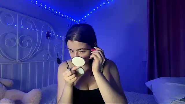 HoneyMist online show from 10.04.25