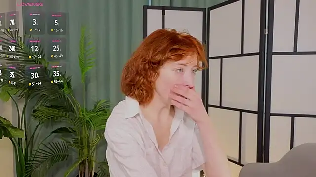 Snapshot of JuanaFriesz chatting on 09.20.25 JuanaFriesz online show from 09.20.25