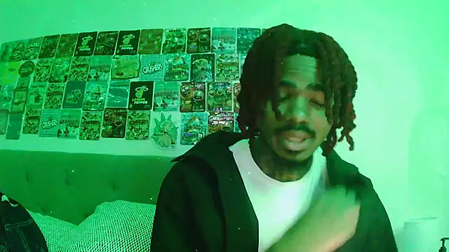 Snapshot of risktakinndolo chatting on 09.11.25 risktakinndolo online show from 09.11.25