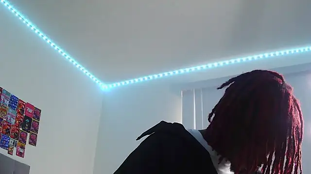 Snapshot of risktakinndolo chatting on 10.14.25 risktakinndolo online show from 10.14.25