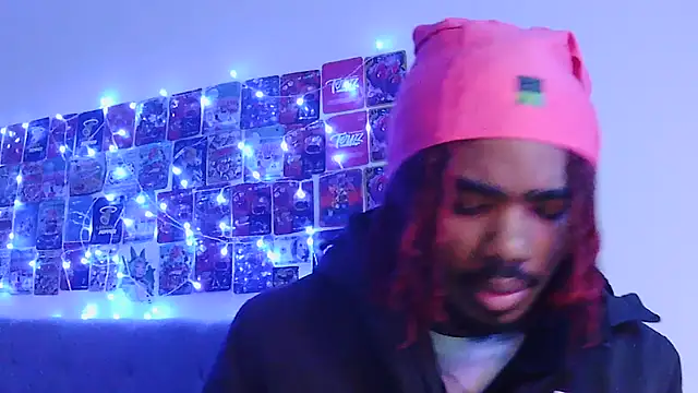 Snapshot of risktakinndolo chatting on 11.16.25 risktakinndolo online show from 11.16.25