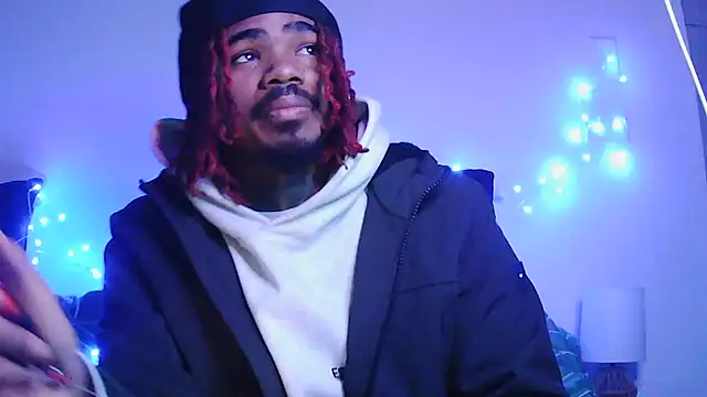 Snapshot of risktakinndolo chatting on 11.19.25 risktakinndolo online show from 11.19.25