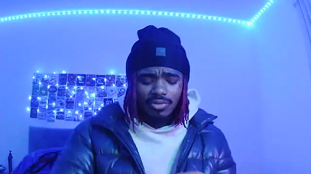 Snapshot of risktakinndolo chatting on 11.21.25 risktakinndolo online show from 11.21.25