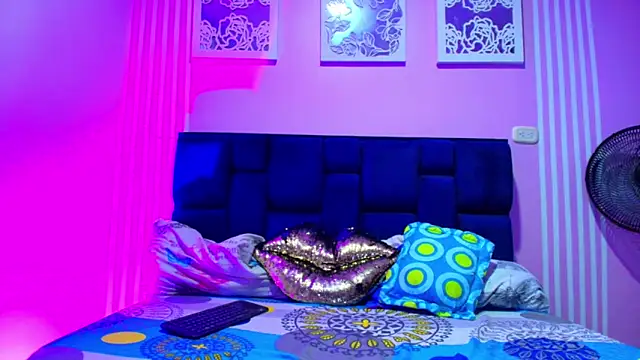 Hornycouple Hot online show from 12.19.25