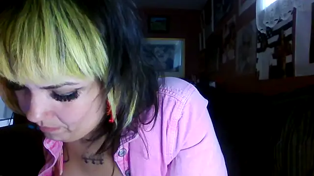 Snapshot of thickasstley chatting on 05.06.26 thickasstley online show from 05.06.26