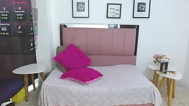 Snapshot of SammySmall_F_w chatting on 02.02.26 SammySmall F w online show from 02.02.26