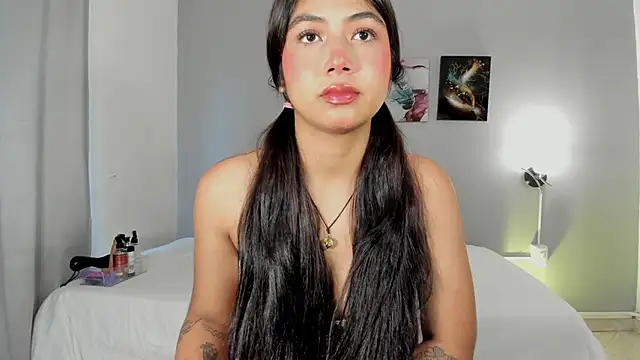 Snapshot of KimTayloor1 chatting on 11.24.25 KimTayloor1 online show from 11.24.25