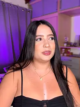 Snapshot of Emiily_Moore1 chatting on 11.29.25 Emiily Moore1 online show from 11.29.25