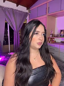 Snapshot of Emiily_Moore1 chatting on 12.05.25 Emiily Moore1 online show from 12.05.25