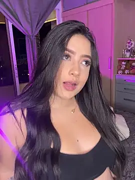 Snapshot of Emiily_Moore1 chatting on 12.16.25 Emiily Moore1 online show from 12.16.25