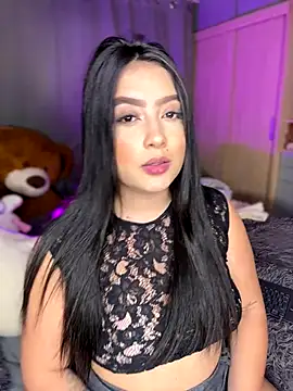 Snapshot of Emiily_Moore1 chatting on 12.19.25 Emiily Moore1 online show from 12.19.25