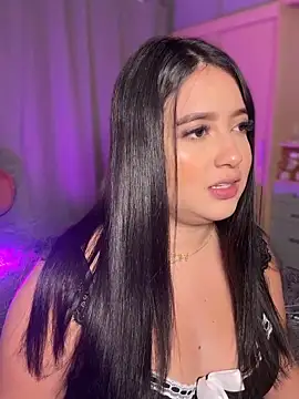 Snapshot of Emiily_Moore1 chatting on 12.21.25 Emiily Moore1 online show from 12.21.25