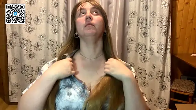 MaroonMoon  online show from 09.25.25