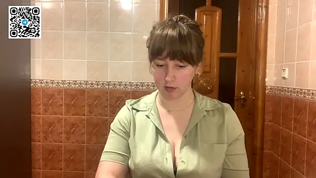 MaroonMoon  online show from 12.15.25