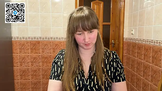 MaroonMoon  online show from 04.15.26