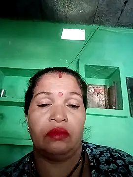 Snapshot of Manavi_x chatting on 10.18.25 Manavi x online show from 10.18.25