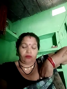 Snapshot of Manavi_x chatting on 10.19.25 Manavi x online show from 10.19.25