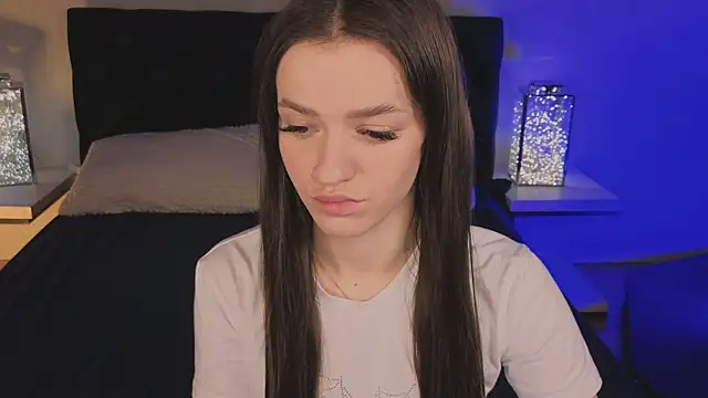 E l i z e  online show from 03.17.26