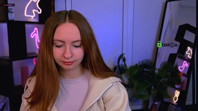 mila glow1 online show from 09.28.25