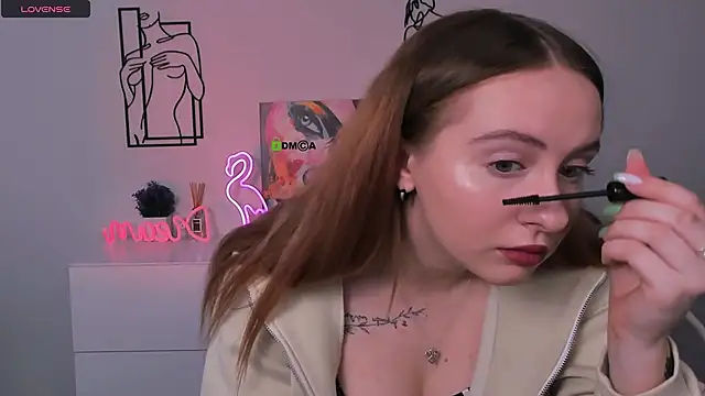 mila glow1 online show from 10.09.25