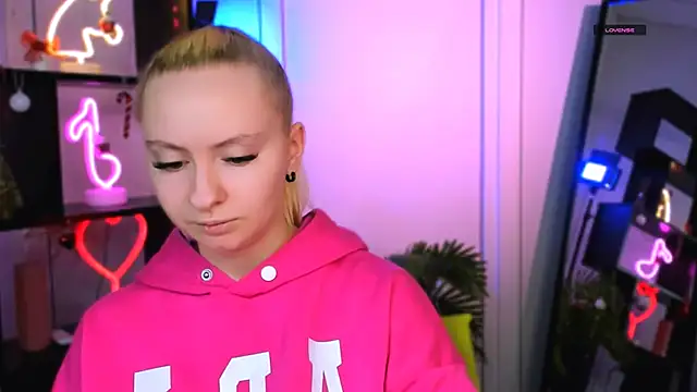 mila glow1 online show from 01.08.26