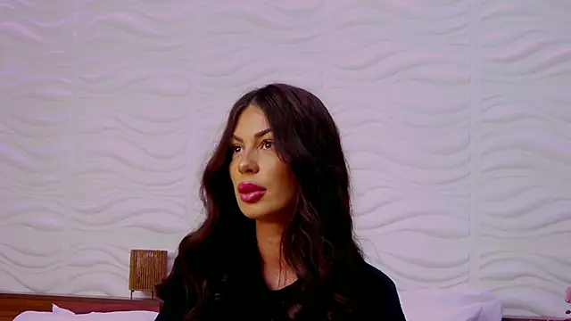 EvaRhea online show from 09.17.25