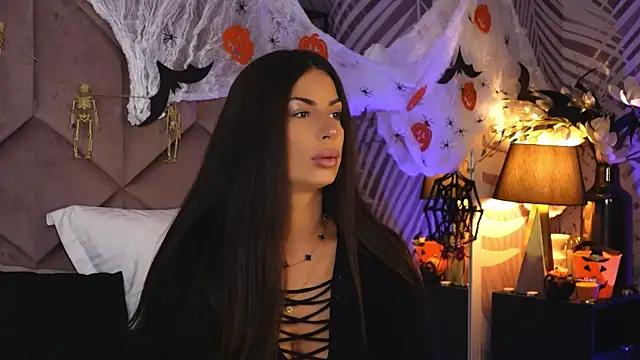 EvaRhea online show from 10.31.25