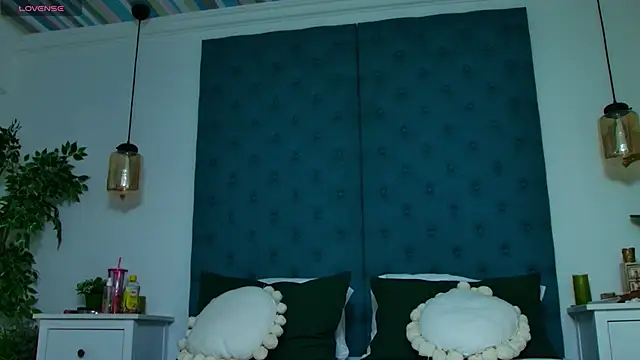 LollyShine online show from 11.08.25