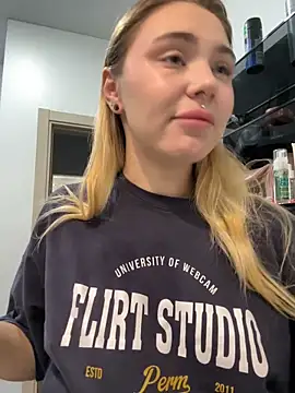 LunaMillie online show from 09.12.25