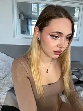 LunaMillie online show from 09.16.25