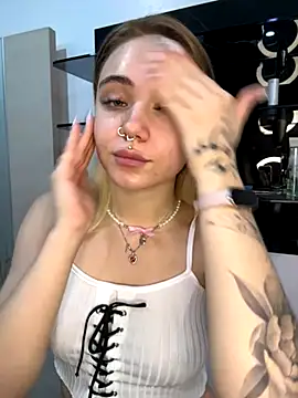 LunaMillie online show from 10.26.25