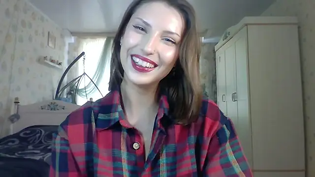 Snapshot of RuxaShade chatting on 10.06.25 RuxaShade online show from 10.06.25