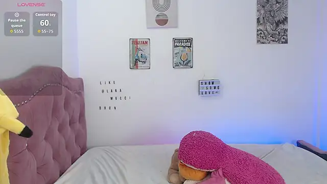 Laramucci online show from 11.09.25