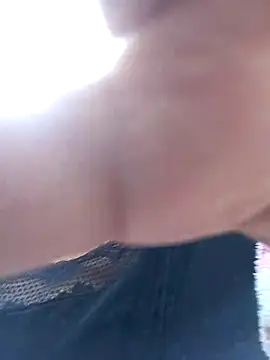 lauramartins7 online show from 12.05.25